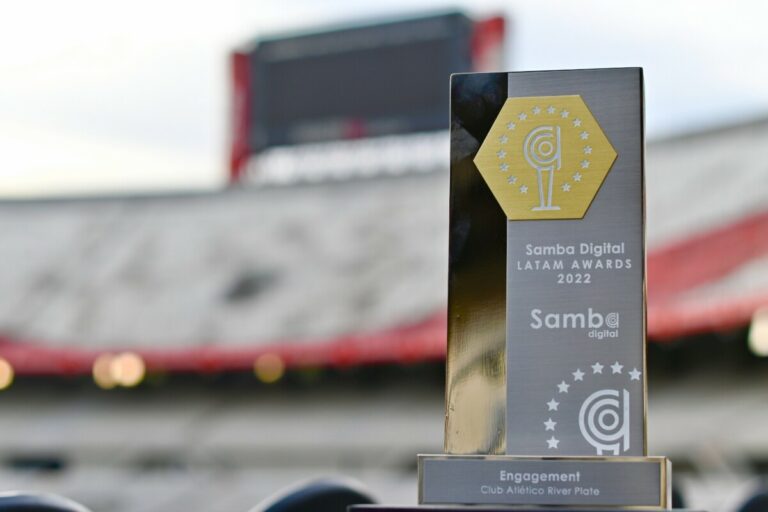 River Plate receives the 2022 Samba Awards trophy￼
