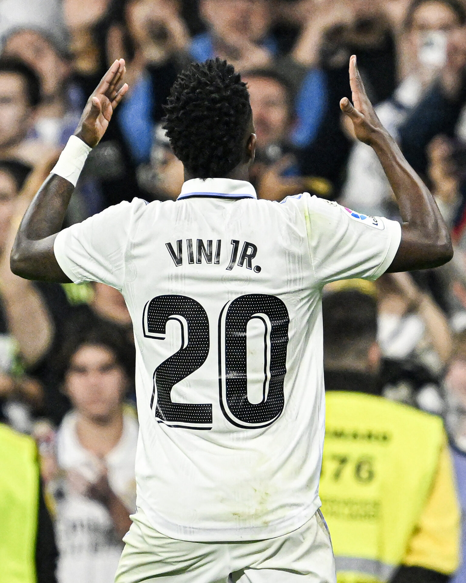 Vinicius Júnior assume camisa histórica do Real Madrid